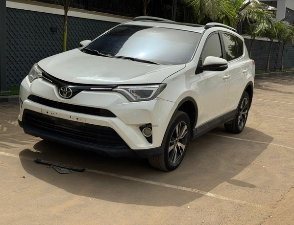 2018 TOYOTA RAV4 XLE FOR SALE IN ABUJA