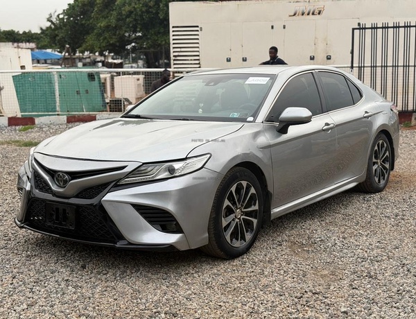2018 TOYOTA CAMRY FOR SALE IN ABUJA