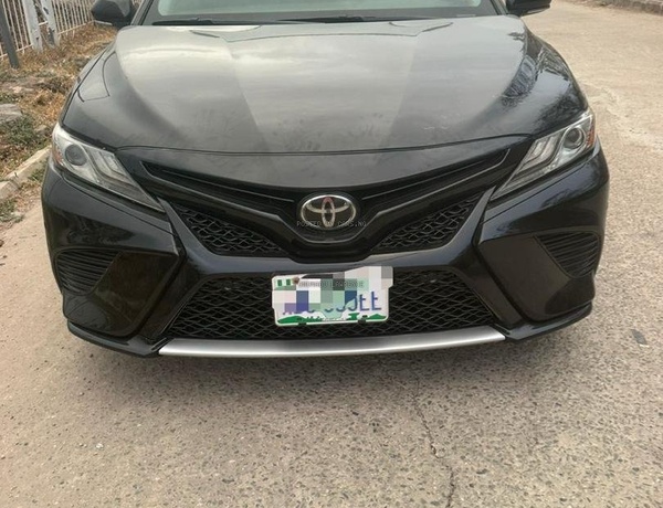 2018 TOYOTA CAMRY XSE FOR SALE IN ABUJA
