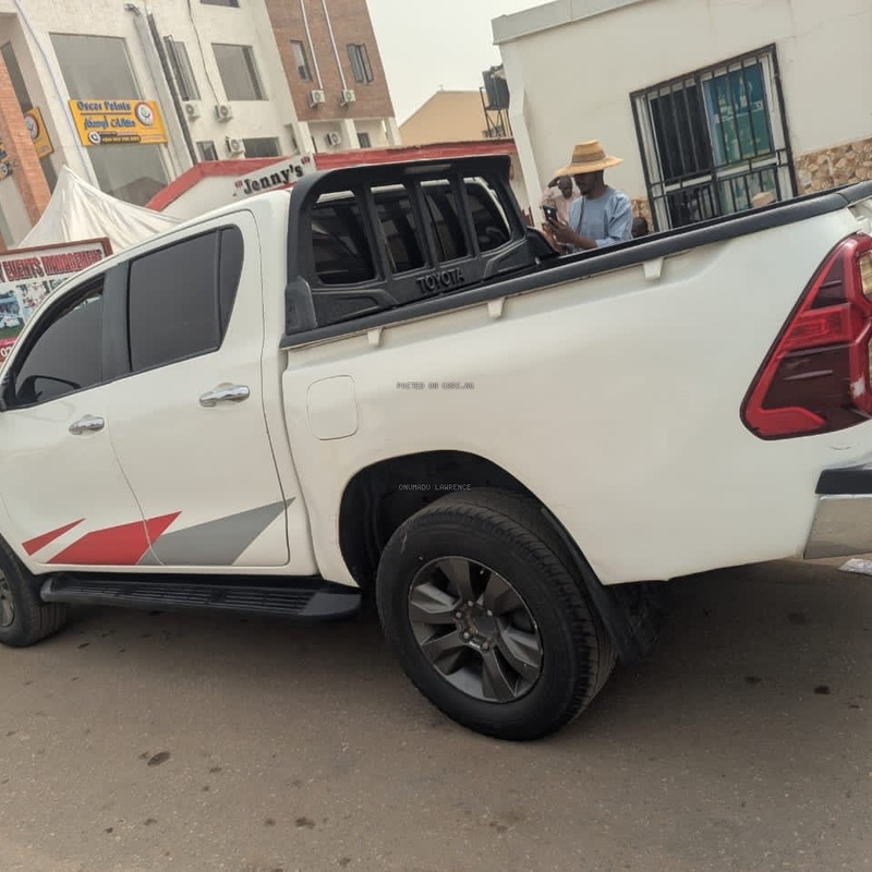2018 TOYOTA HILUX MANUAL DRIVE FOR SALE IN ABUJA image