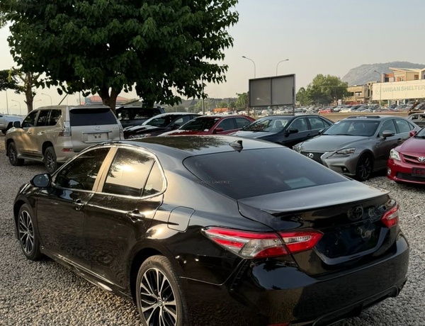 2019 TOYOTA CAMRY SE FOR SALE IN ABUJA