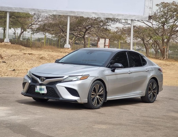 2019 TOYOTA CAMRY XSE FOR SALE IN ABUJA