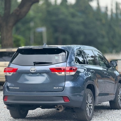 2019 HIGHLANDER XLE FOR SALE IN ABUJA