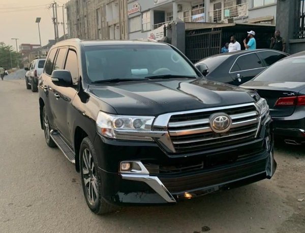 2019 TOYOTA LANDCRUISER FOR SALE IN ABUJA