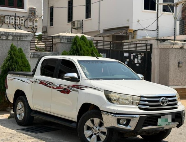 2020 TOYOTA HILUX FOR SALE IN ABUJA