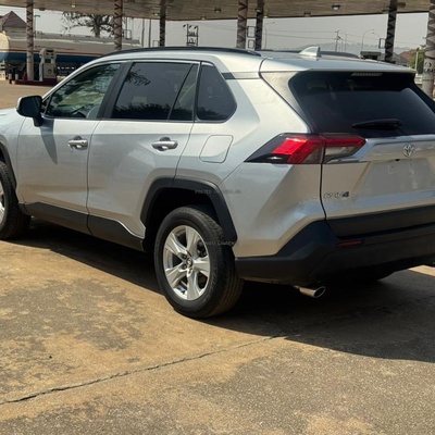 FOREIGN USED 2020 TOYOTA RAV4 XLE FOR SALE IN ABUJA