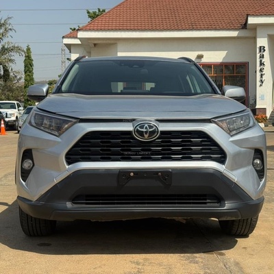 FOREIGN USED 2020 TOYOTA RAV4 XLE FOR SALE IN ABUJA