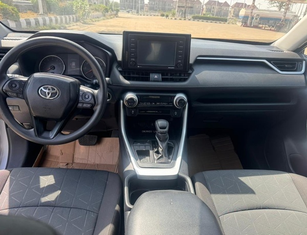FOREIGN USED 2020 TOYOTA RAV4 XLE FOR SALE IN ABUJA