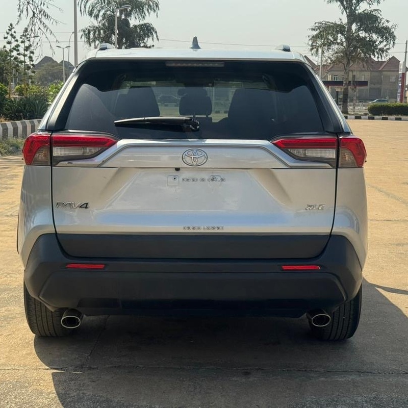 FOREIGN USED 2020 TOYOTA RAV4 XLE FOR SALE IN ABUJA image