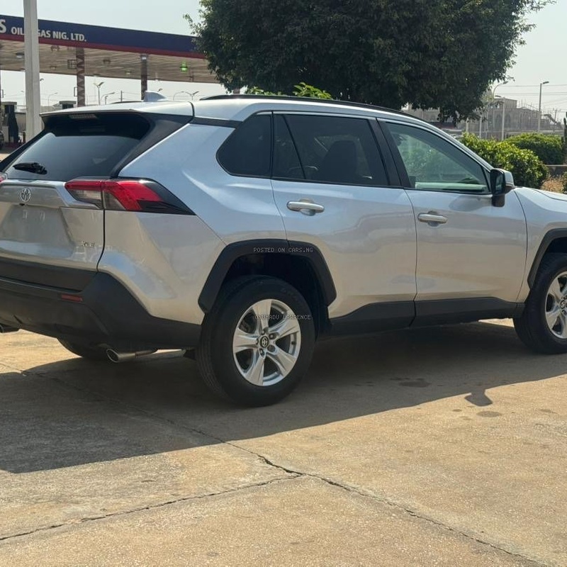 FOREIGN USED 2020 TOYOTA RAV4 XLE FOR SALE IN ABUJA image