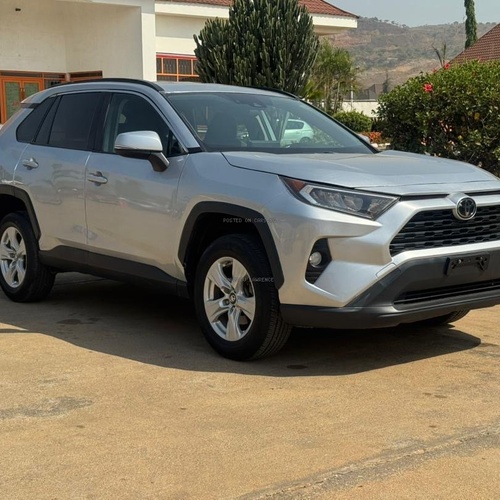 FOREIGN USED 2020 TOYOTA RAV4 XLE FOR SALE IN ABUJA