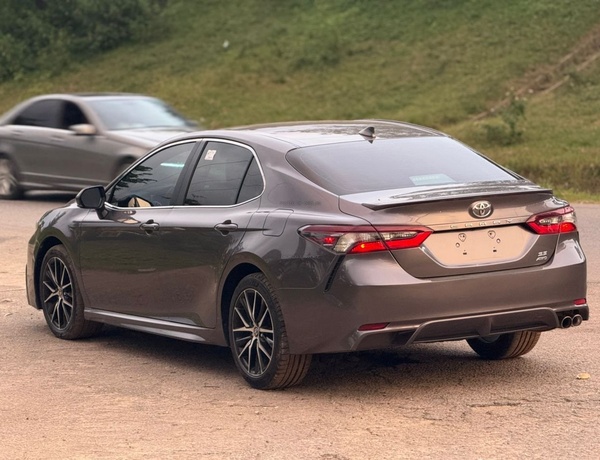 FOREIGN USED 2022 TOYOTA CAMRY SE FOR SALE IN ABUJA