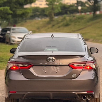 FOREIGN USED 2022 TOYOTA CAMRY SE FOR SALE IN ABUJA