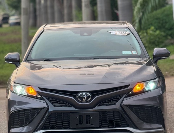 FOREIGN USED 2022 TOYOTA CAMRY SE FOR SALE IN ABUJA