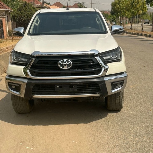 2022 TOYOTA HILUX AUTO DRIVE FOR SALE IN ABUJA