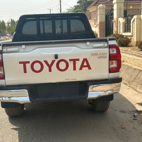 2022 TOYOTA HILUX AUTO DRIVE FOR SALE IN ABUJA
