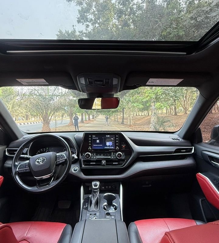 FOREIGN USED 2023 TOYOTA HIGHLANDER XSE FOR SALE IN ABUJA image