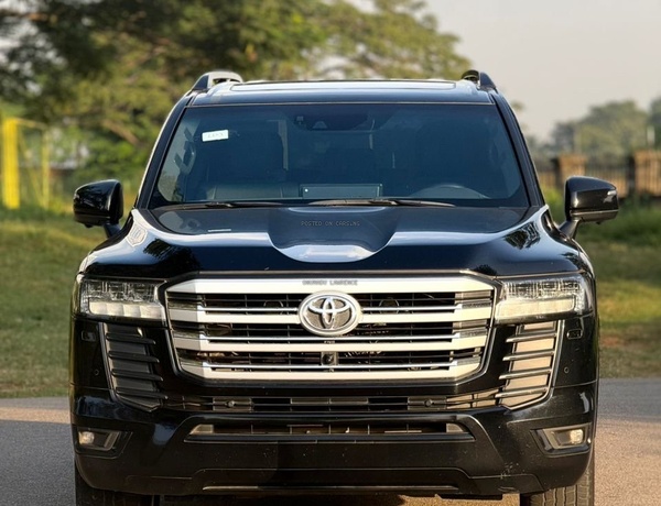 2023 Toyota Landcruiser (V6 Engine) for Sale in Abuja