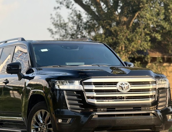 2023 Toyota Landcruiser (V6 Engine) for Sale in Abuja