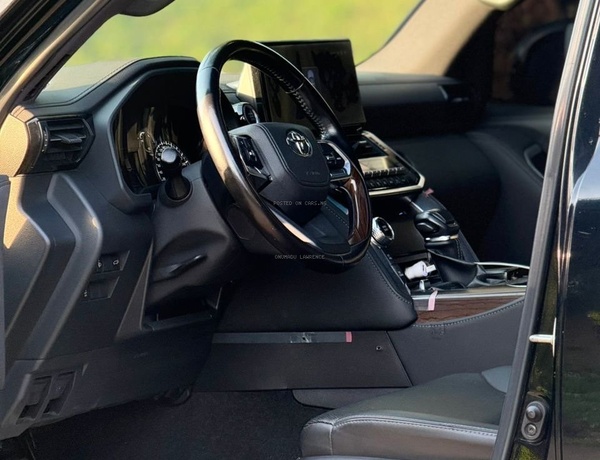 2023 Toyota Landcruiser (V6 Engine) for Sale in Abuja
