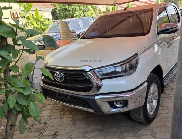 2023 TOYOTA HILUX FOR SALE IN ABUJA