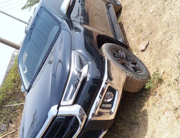 2023 TOYOTA HILUX FOR SALE IN ABUJA