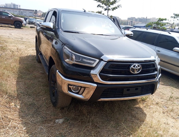 2023 TOYOTA HILUX FOR SALE IN ABUJA