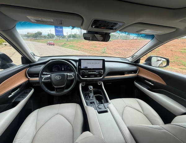 2025 TOYOTA GRAND HIGHLANDER FOR SALE IN ABUJA