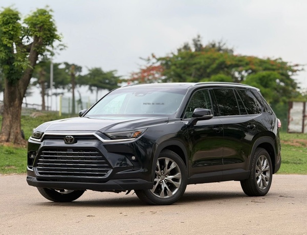 2025 TOYOTA GRAND HIGHLANDER FOR SALE IN ABUJA
