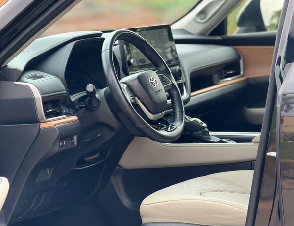 2025 TOYOTA GRAND HIGHLANDER FOR SALE IN ABUJA