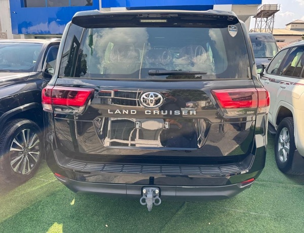 2025 TOYOTA LANDCRUISER FOR SALE IN ABUJA