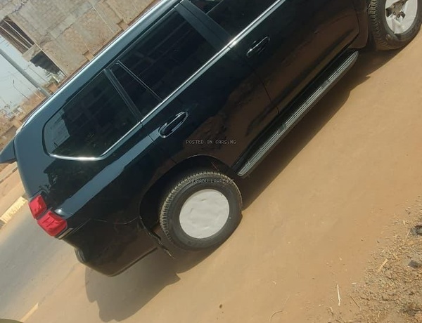 BRAND NEW 2024 TOYOTA PRADO FOR SALE IN ABUJA