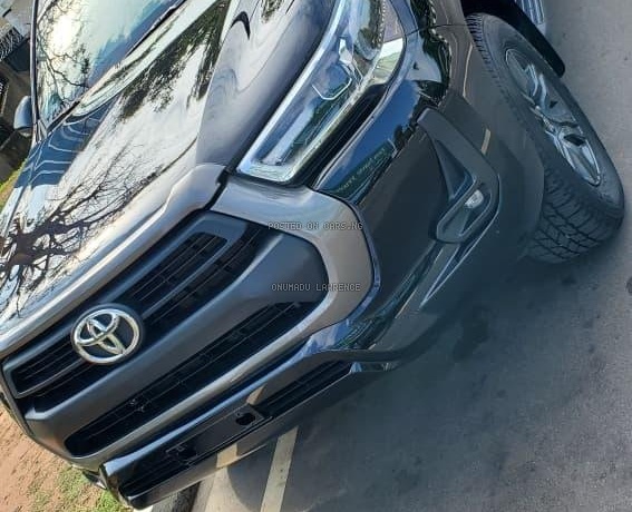 BRAND NEW 2025 TOYOTA HILUX FOR SALE IN ABUJA