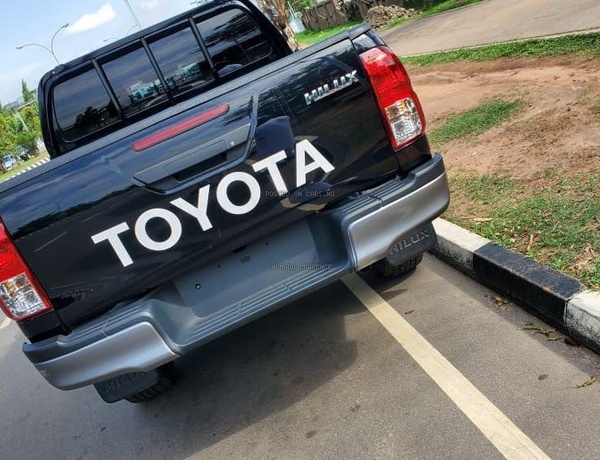 BRAND NEW 2025 TOYOTA HILUX FOR SALE IN ABUJA