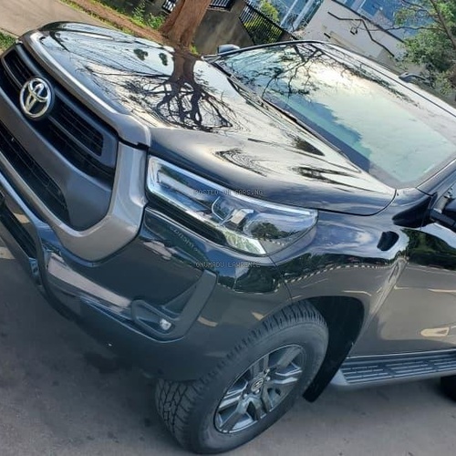 BRAND NEW 2025 TOYOTA HILUX FOR SALE IN ABUJA