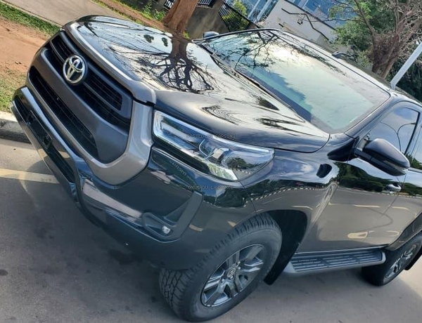 BRAND NEW 2025 TOYOTA HILUX FOR SALE IN ABUJA