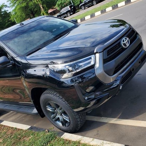BRAND NEW 2025 TOYOTA HILUX FOR SALE IN ABUJA