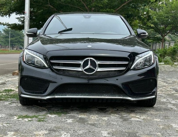 FOREIGN USED 2015 MERCEDES-BENZ C300 FOR SALE IN ABUJA