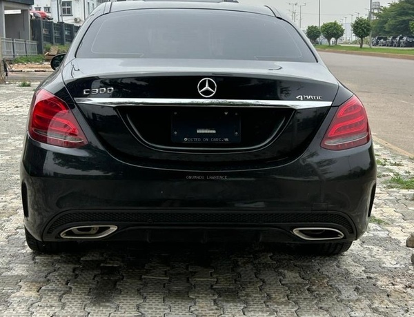 FOREIGN USED 2015 MERCEDES-BENZ C300 FOR SALE IN ABUJA