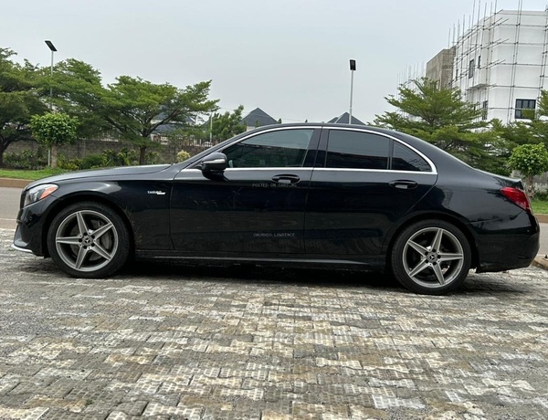 FOREIGN USED 2015 MERCEDES-BENZ C300 FOR SALE IN ABUJA