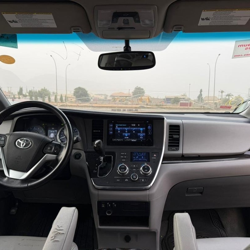 FOREIGN USED 2016 TOYOTA SIENNA XLE FOR SALE IN ABUJA image