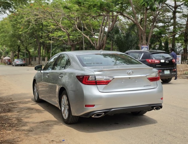 FOREIGN USED 2017 LEXUS ES350 FOR SALE IN ABUJA