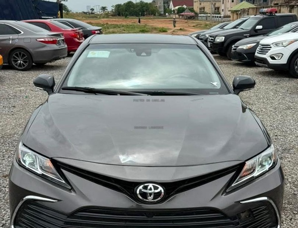 FOREIGN USED 2018 TOYOTA CAMRY LE FOR SALE IN ABUJA