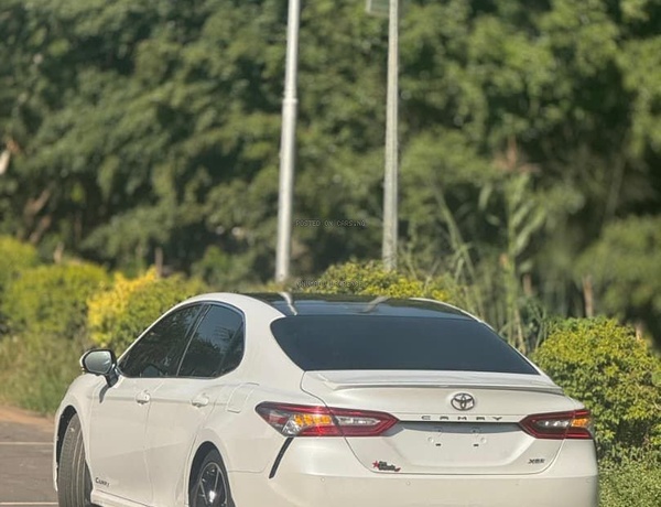 FOREIGN USED 2018 TOYOTA CAMRY XSE FOR SALE IN ABUJA