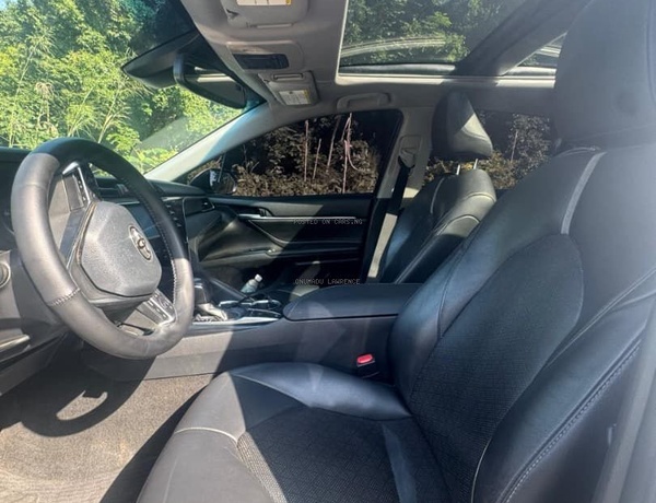 FOREIGN USED 2018 TOYOTA CAMRY XSE FOR SALE IN ABUJA