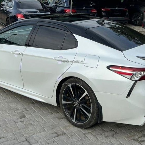 FOREIGN USED 2018 TOYOTA CAMRY XSE FOR SALE IN ABUJA