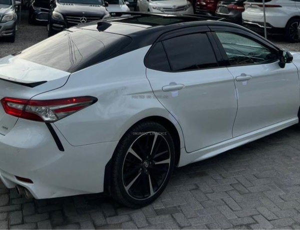 FOREIGN USED 2018 TOYOTA CAMRY XSE FOR SALE IN ABUJA