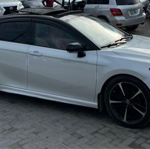 FOREIGN USED 2018 TOYOTA CAMRY XSE FOR SALE IN ABUJA