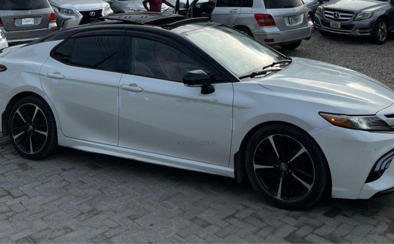 FOREIGN USED 2018 TOYOTA CAMRY XSE FOR SALE IN ABUJA image