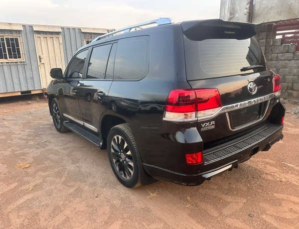 FOREIGN USED 2020 TOYOTA LANDCRUISER FOR SALE IN ABUJA